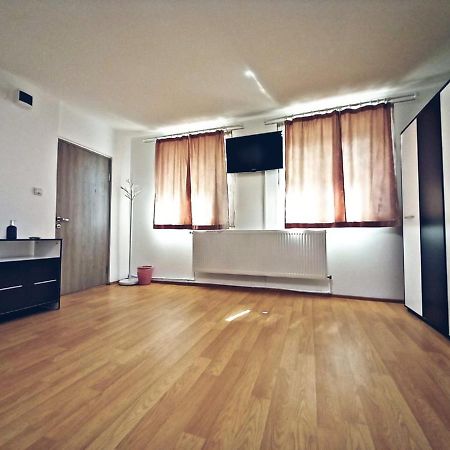 Camere In Regim Hotelier Brasov Luaran gambar