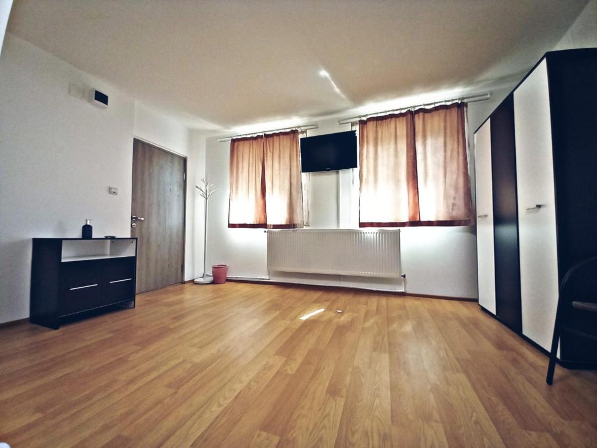 Camere In Regim Hotelier Brasov Luaran gambar