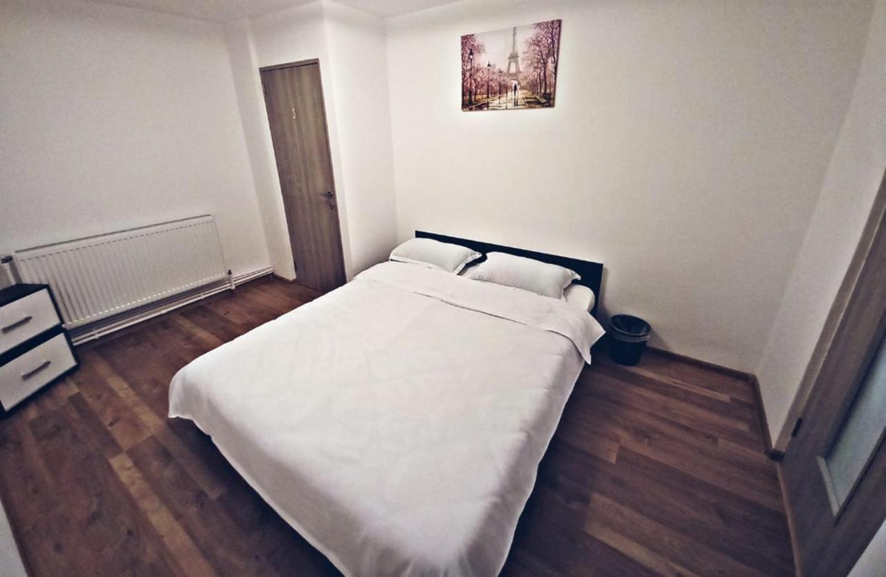 Camere In Regim Hotelier Brasov Luaran gambar