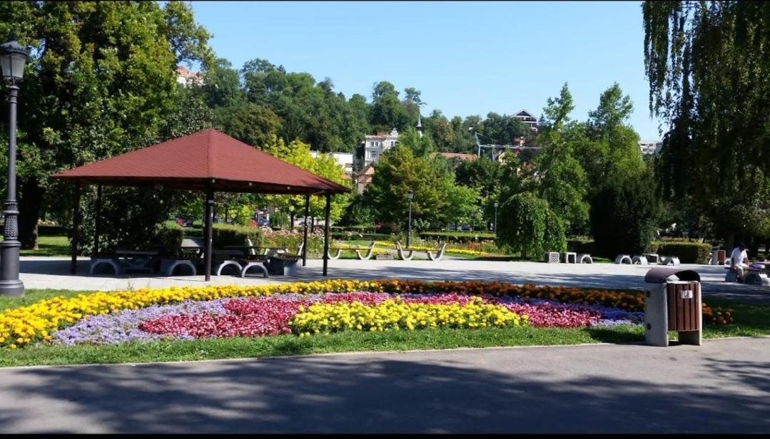 Camere In Regim Hotelier Brasov Luaran gambar